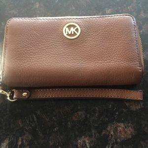 Michael Kors Wristlet 👜